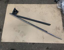 Молдинг стекла двери передней левой для Mercedes-Benz W219 CLS 2004-2010  запчасти бу