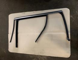 Молдинг стекла двери задней левой для Mercedes-Benz W166 X166 GLS 2015-2019  запчасти бу