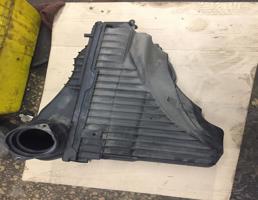 Корпус воздушного фильтра для Audi Q7 (4L)  2005 - 2009  запчасти бу