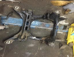 Подрамник двигателя для Porsche Cayenne 958 2010-2014  запчасти бу