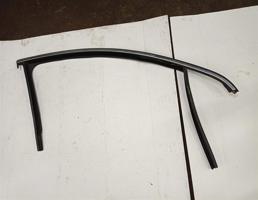 уплотнитель стекла двери передний правый для Volkswagen Passat (B6) 2005-2010  запчасти бу