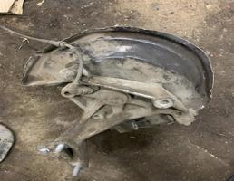 Кулак поворотный задний правый для Volkswagen Passat (B6) 2005-2010  запчасти бу