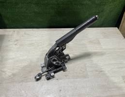 Ручка ручника для Volkswagen Golf VI 2009-2012  запчасти бу