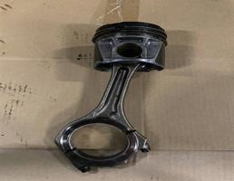 Поршень с шатуном для Audi A6 (C5) 1997-2001  запчасти бу