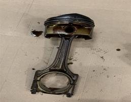 Поршень с шатуном для Skoda Octavia (A5 1Z-) 2004-2009  запчасти бу