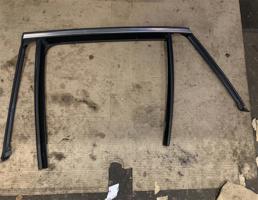 уплотнитель стекла двери задний левый для Mercedes-Benz W253 X253 GLC 2015-2019  запчасти бу