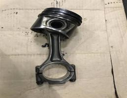 Поршень с шатуном для Audi A4 (B7) 2005-2007  запчасти бу