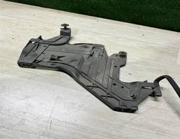 Кронштейн фары правый для Audi A4 (B8) 2007-2012  запчасти бу