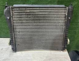 Интеркулер для Volkswagen Passat (B7) 2011-2015  запчасти бу