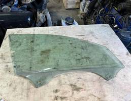 Стекло двери передней правой для Audi A6 (C7 4G)2011-2014  запчасти бу