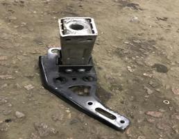 Кронштейн усилителя переднего бампера для Audi A6 (C6 4F) 2005-2008  запчасти бу