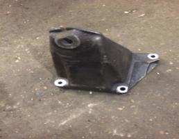 Кронштейн двигателя правый для Mercedes-Benz W221 S-Klasse S221 2005-2009  запчасти бу