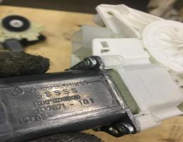 Мотор стеклоподъемника для Mercedes-Benz W253 X253 GLC coupe 2015-  запчасти бу