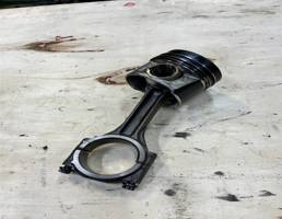 Поршень с шатуном для Skoda Octavia (A7) 2013-2017  запчасти бу