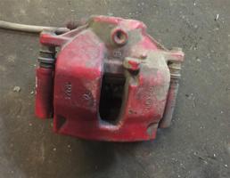 Суппорт передний левый для Mercedes-Benz W204 C-classe 2011-2015 рестайлинг  запчасти бу