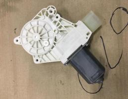 Мотор стеклоподъемника для BMW 5-серия F10/F11 2009>  запчасти бу