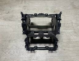 Кронштейн магнитолы для Volkswagen Golf VI 2009-2012  запчасти бу