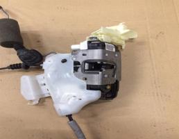 Замок двери задней левой для Mercedes-Benz W218 C218 CLS 2010-2017  запчасти бу