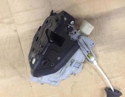 Замок двери задней правой для Audi Q7 (4L)  2005 - 2009  запчасти бу