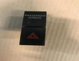 Кнопка аварийной сигнализации для Skoda Octavia (A7) 2013-2017  запчасти бу