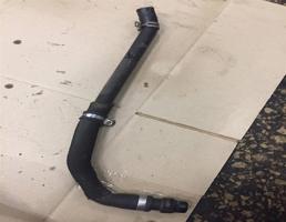 Патрубок системы охлаждения  для Audi A6 (C7 4G)2011-2014  запчасти бу