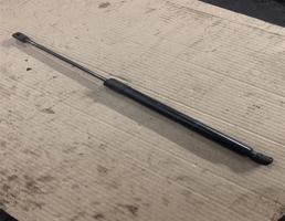 Амортизатор крышки багажника для Audi Q7 (4L)  2005 - 2009  запчасти бу