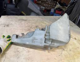 Бачок омывателя лобового стекла для Audi A6 (C7 4G)2011-2014  запчасти бу