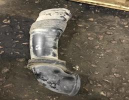 Патрубок для Audi Q7 (4L)  2005 - 2009  запчасти бу