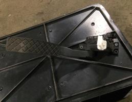 Педаль газа для Volkswagen Touareg 7L 2007-2010  запчасти бу