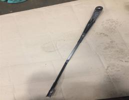 Поводок стеклоочистителя передний правый для Audi Q8 2018-  запчасти бу