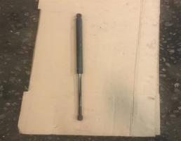 Амортизатор крышки багажника для Land Rover Range Rover Sport L320 2005-  запчасти бу