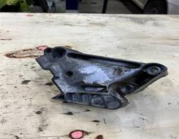 Кронштейн двигателя для Skoda Octavia (A7) 2013-2017  запчасти бу