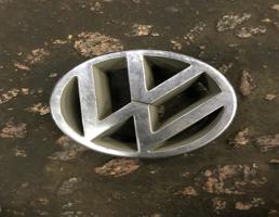 Эмблема для Volkswagen Transporter T5 2003-2009  запчасти бу