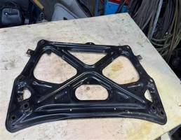 Распорка подрамника для Audi A6 (C7 4G)2011-2014  запчасти бу