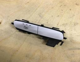 Кнопка обогрева сидений для Mercedes-Benz W205 C-classe 2014-2018  запчасти бу