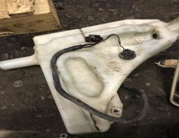 Бачок омывателя лобового стекла для Audi Q7 (4L)  2005 - 2009  запчасти бу