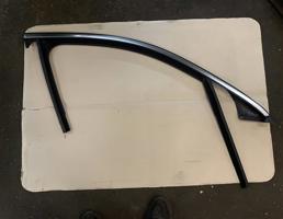 уплотнитель стекла двери передний правый для Mercedes-Benz W253 X253 GLC coupe 2015-  запчасти бу