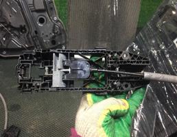 Кронштейн ручки для Porsche Cayenne 958 2010-2014  запчасти бу