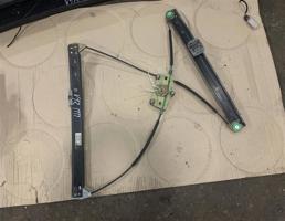 Стеклоподъемник передний правый для Audi Q7 (4L)  2005 - 2009  запчасти бу