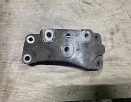 Опора КПП для Volkswagen Passat CC 2008-2012  запчасти бу