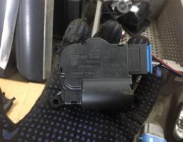 Мотор заслонки печки для Volkswagen Touareg 7L 2002-2006  запчасти бу