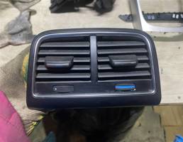 Дефлектор приточного воздуха для Audi A4 (B8) 2007-2012  запчасти бу